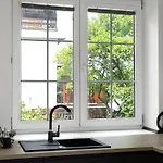 Beautiful With Parking In A Quiet Location بيت للعطل *
