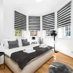 بيت للعطل Beautiful With Parking In A Quiet Location