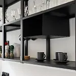 Beautiful With Parking In A Quiet Location بيت للعطل *