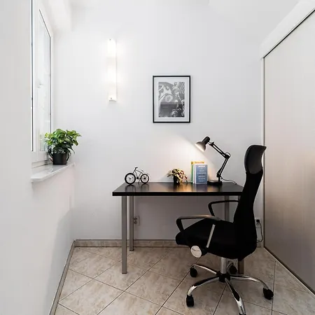 Beautiful With Parking In A Quiet Location 俄斯特拉发