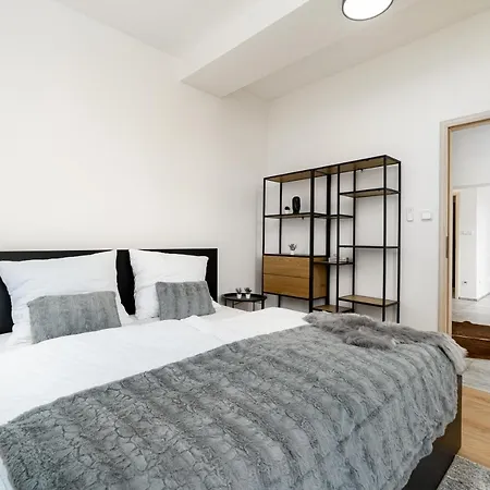 度假居 Beautiful With Parking In A Quiet Location *