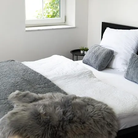 Beautiful With Parking In A Quiet Location Острава