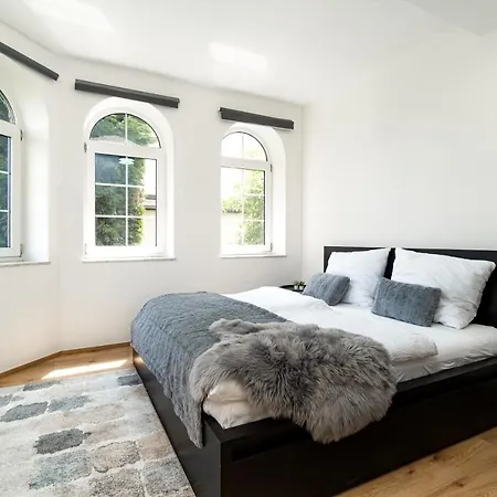 度假居 Beautiful With Parking In A Quiet Location 俄斯特拉发