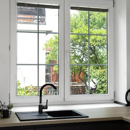 Beautiful With Parking In A Quiet Location 度假居 *