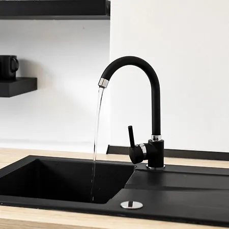 Beautiful With Parking In A Quiet Location 度假居