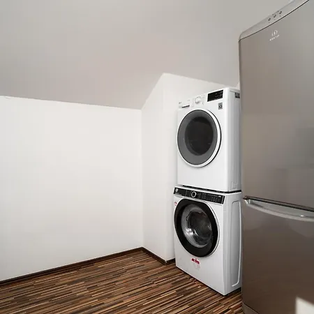 Beautiful With Parking In A Quiet Location * 俄斯特拉发