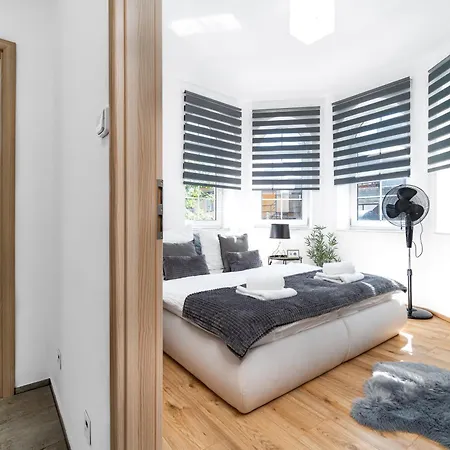 度假居 Beautiful With Parking In A Quiet Location *