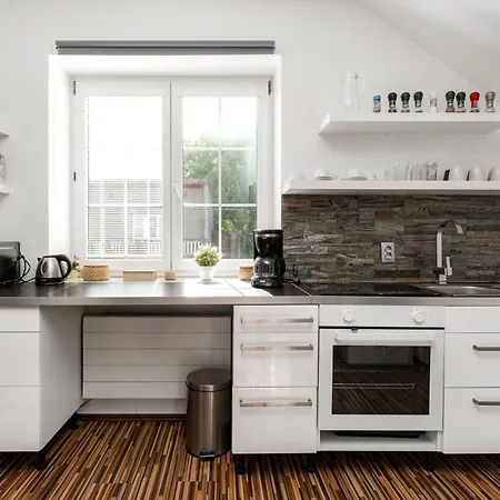 度假居 Beautiful With Parking In A Quiet Location *